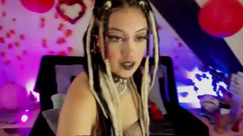 Cata green model independient online show from February 24, 2025, 8:25 pm