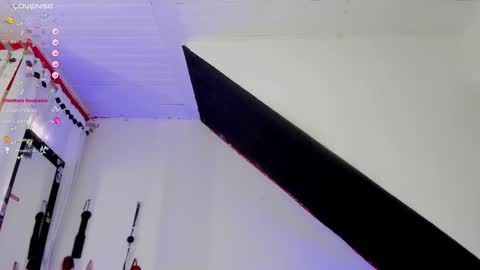 Cata green model independient online show from March 12, 2025, 9:24 pm