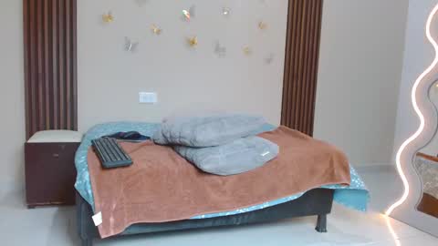 Snapshot of cataasexy18 chatting on January 1, 2025, 1:26 am catalina online show from January 1, 2025, 1:26 am