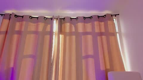 Snapshot of catalella_rouse chatting on June 10, 2026, 8:52 pm catalella_rouse online show from June 10, 2026, 8:52 pm