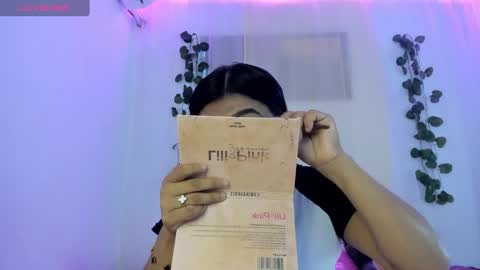 Snapshot of catalina_and_roger chatting on October 3, 2025, 1:19 pm Cata y Roger online show from October 3, 2025, 1:19 pm