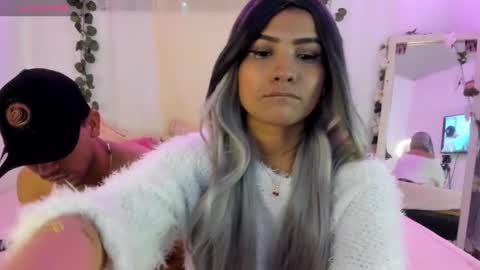 Snapshot of catalina_and_roger chatting on October 19, 2025, 8:20 pm Cata y Roger online show from October 19, 2025, 8:20 pm