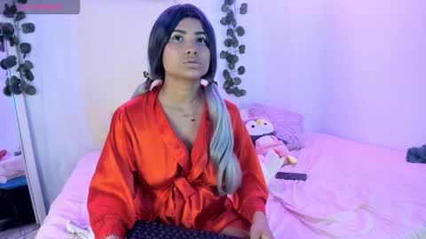 Snapshot of catalina_and_roger chatting on November 5, 2025, 9:26 pm Cata y Roger online show from November 5, 2025, 9:26 pm