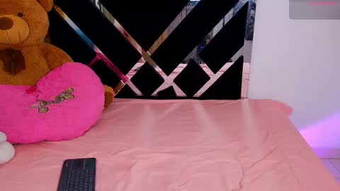 Catalina  online show from February 20, 2026, 12:07 am