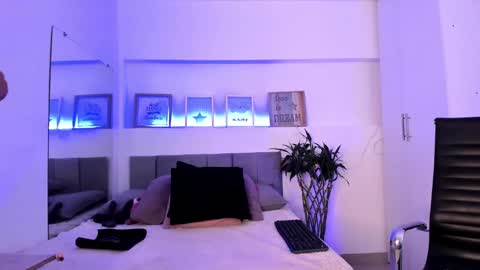 Snapshot of catalinamuss_ chatting on February 6, 2025, 5:51 pm Catalina online show from February 6, 2025, 5:51 pm