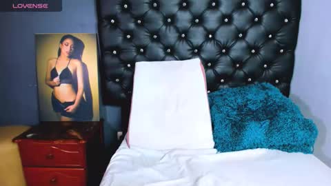 Catalina online show from November 28, 2025, 6:32 pm