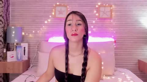 Snapshot of catalinnathompson chatting on February 12, 2025, 12:01 pm CatalinnaThompson online show from February 12, 2025, 12:01 pm