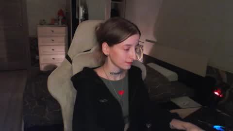 Snapshot of cath_dysphoria_ chatting on September 30, 2025, 7:19 pm CATH online show from September 30, 2025, 7:19 pm