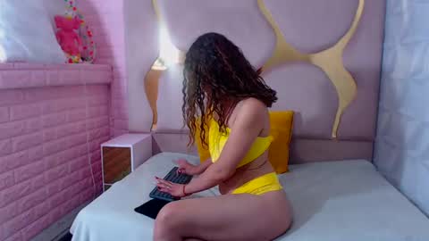 Snapshot of cathaleyahh chatting on January 1, 2025, 4:18 am cathaleyahh online show from January 1, 2025, 4:18 am