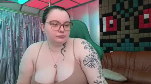 catherineclaire online show from May 14, 2026, 11:06 am