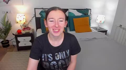 Catrin online show from December 6, 2024, 5:31 am