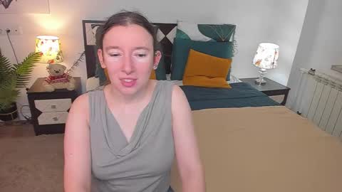 Catrin online show from November 14, 2025, 7:07 am