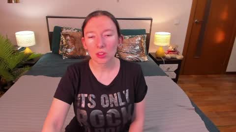 Catrin online show from June 6, 2026, 1:54 am