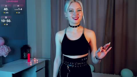 Mia online show from April 4, 2026, 11:08 am