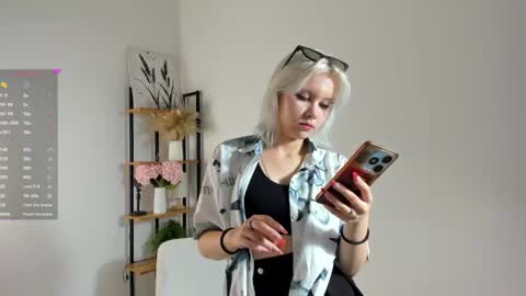 Snapshot of cathiearzabala chatting on July 1, 2026, 11:01 am Mia online show from July 1, 2026, 11:01 am