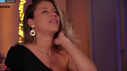 Snapshot of cathleenprecious chatting on November 4, 2025, 3:22 pm Cathleen online show from November 4, 2025, 3:22 pm