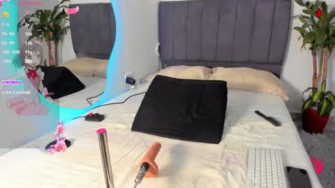 Valeria online show from September 25, 2025, 8:01 pm