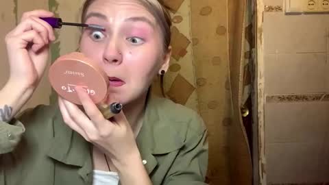 Snapshot of catinagaznes chatting on October 30, 2025, 9:15 pm Lola online show from October 30, 2025, 9:15 pm