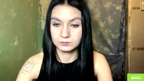 Lola online show from December 14, 2025, 9:19 pm