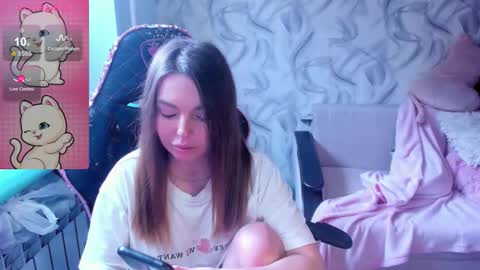 Snapshot of catisyfury chatting on November 2, 2025, 8:39 am . . online show from November 2, 2025, 8:39 am