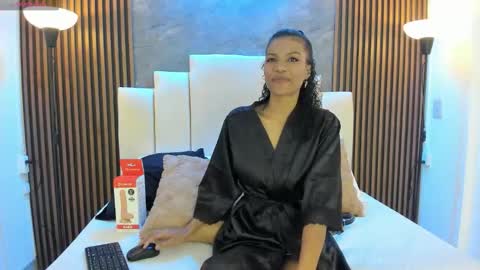 catiusca_reyes_03 online show from November 27, 2025, 2:08 pm