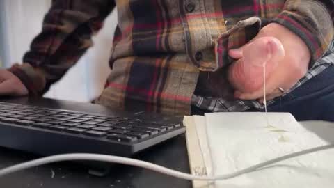 catmandoo21001 online show from February 13, 2026, 5:42 pm