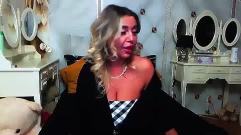 Snapshot of catpussy4 chatting on October 7, 2025, 6:38 pm lauren online show from October 7, 2025, 6:38 pm