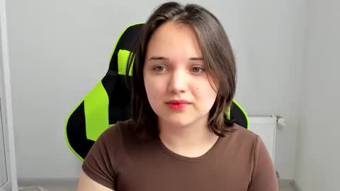 Snapshot of catrine_cute chatting on March 27, 2026, 10:26 am Catrine online show from March 27, 2026, 10:26 am