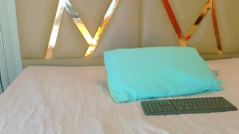 Snapshot of cattaleeyaa chatting on October 20, 2025, 12:27 pm CATALEYA online show from October 20, 2025, 12:27 pm