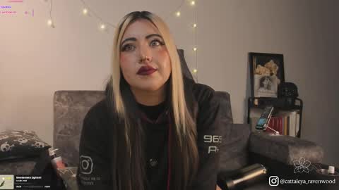 Snapshot of cattaleya_ravenwood chatting on March 2, 2026, 2:46 pm Cattaleya Ravenwood online show from March 2, 2026, 2:46 pm