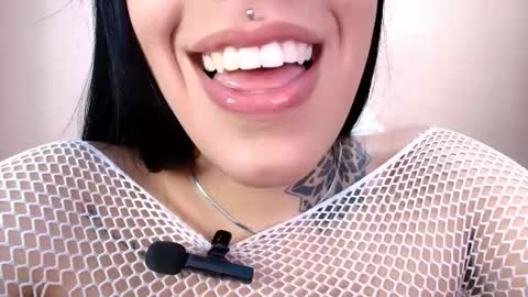 Cattleya online show from February 3, 2026, 2:53 am