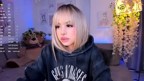 Snapshot of catvalentinee_ chatting on February 2, 2025, 1:12 am catvalentinee_ online show from February 2, 2025, 1:12 am