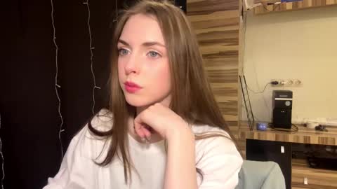 Snapshot of caylakimbro chatting on February 25, 2026, 4:16 pm Polly online show from February 25, 2026, 4:16 pm