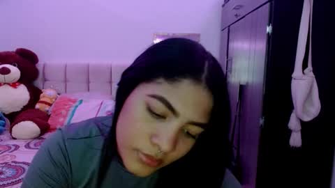 Snapshot of caylinn19 chatting on September 19, 2025, 1:51 am Caylinn online show from September 19, 2025, 1:51 am