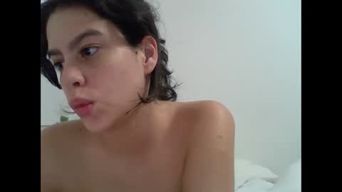 cazadora80s online show from December 17, 2025, 6:52 am