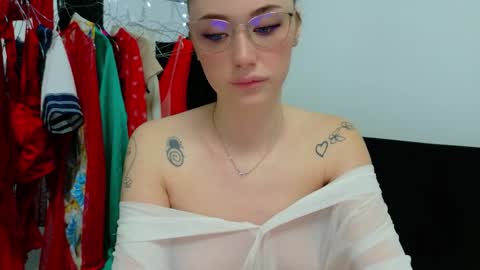 Ivanna online show from April 4, 2026, 4:22 am