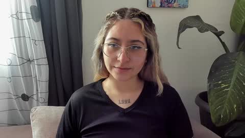 ccuteass online show from December 7, 2024, 3:41 pm