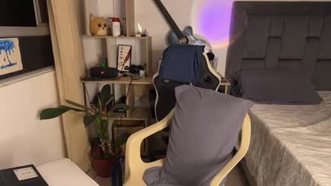 Snapshot of cdcanon chatting on October 26, 2025, 12:38 am Carlos online show from October 26, 2025, 12:38 am