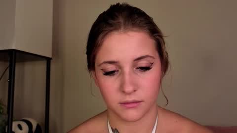 Snapshot of ceceliapidcock chatting on December 17, 2025, 7:09 pm Lina online show from December 17, 2025, 7:09 pm