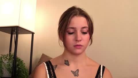 Snapshot of ceceliapidcock chatting on December 21, 2025, 7:10 pm Lina online show from December 21, 2025, 7:10 pm