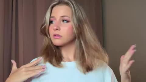 Snapshot of ceceliapidcock chatting on March 22, 2026, 7:06 pm Lina online show from March 22, 2026, 7:06 pm