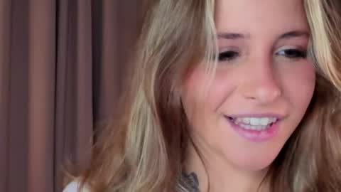 Snapshot of ceceliapidcock chatting on April 15, 2026, 7:58 pm Lina online show from April 15, 2026, 7:58 pm