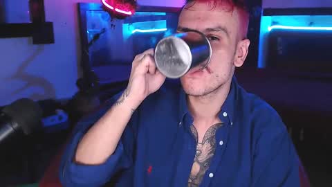 cek_186 online show from January 6, 2025, 8:39 pm