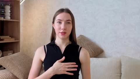 Snapshot of cel1ne_secret chatting on September 24, 2025, 5:44 am Josie Manesi online show from September 24, 2025, 5:44 am