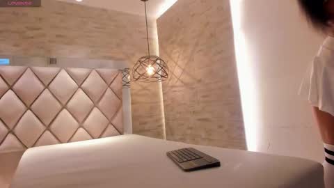  CELENE  online show from November 14, 2025, 7:23 pm