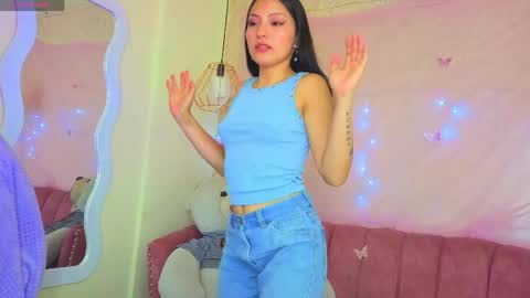 Snapshot of celeste222_ chatting on May 7, 2026, 7:19 pm Celeste online show from May 7, 2026, 7:19 pm