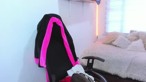 Snapshot of celeste_bonnet1 chatting on November 8, 2025, 7:34 pm celeste_bonnet1 online show from November 8, 2025, 7:34 pm