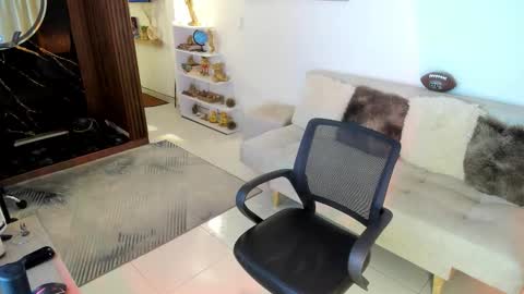 Andrea online show from October 27, 2025, 2:26 am