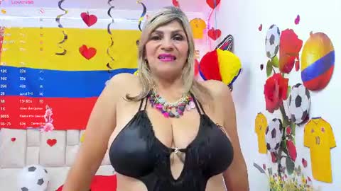 Snapshot of celeste_lincon chatting on June 19, 2026, 1:43 am Celeste Lincon online show from June 19, 2026, 1:43 am
