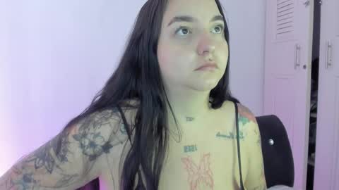Snapshot of celeste_y_pipe chatting on October 5, 2025, 4:27 pm Celeste Y Pipe online show from October 5, 2025, 4:27 pm